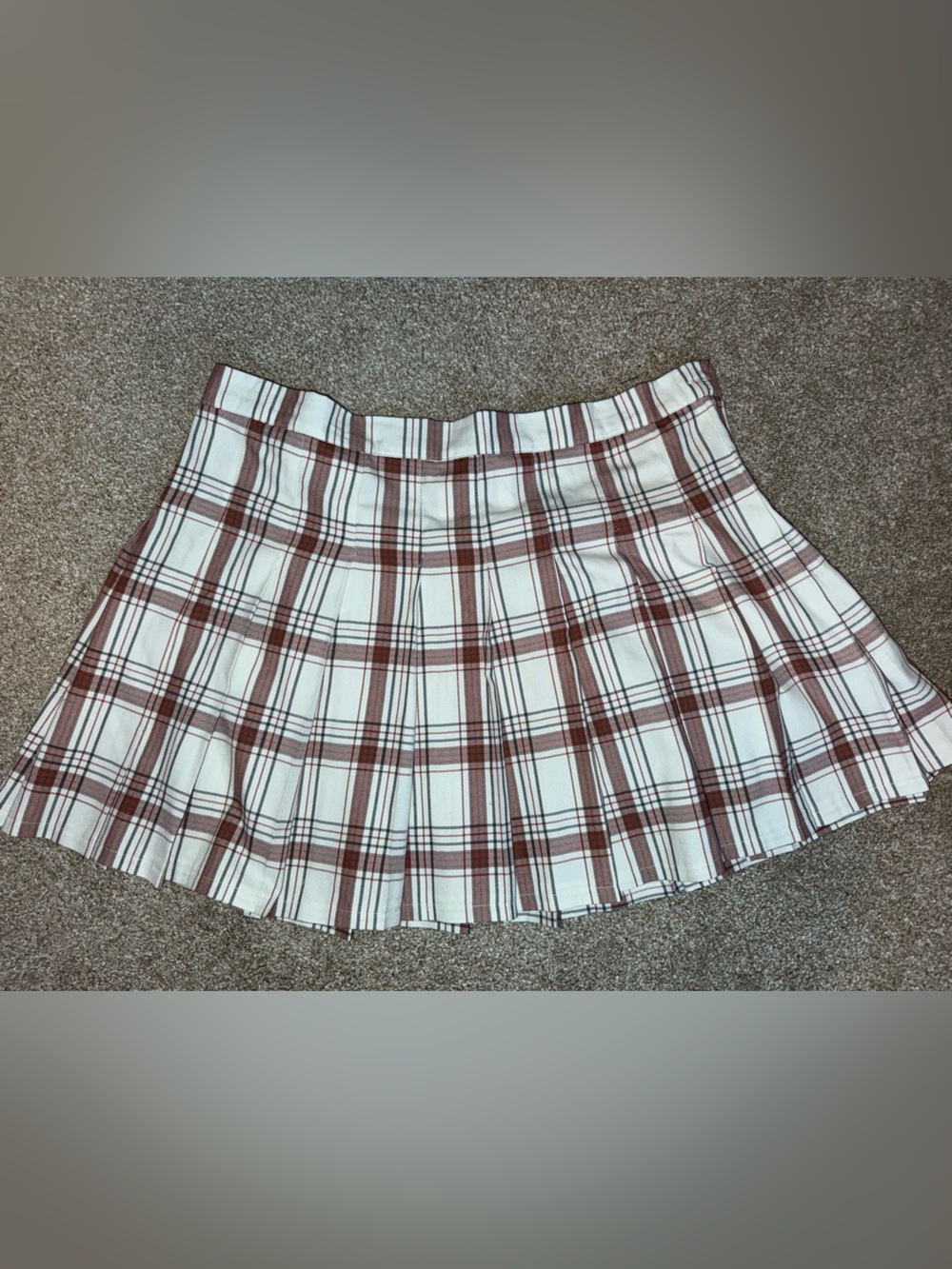 aerie White and Maroon Plaid Pleated Mini Skirt - Picture 2 of 3